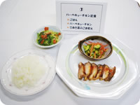 ごはん バーベキューチキン さぬき菜のごま和え